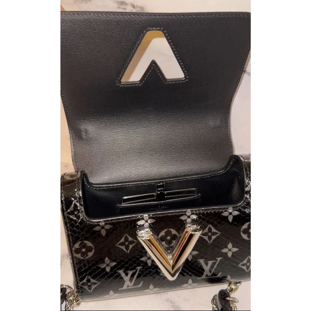 Louis Vuitton Python Twist Monogram Snakeskin Crossbody Bag PM Black/Silver LV - Picture 11 of 15